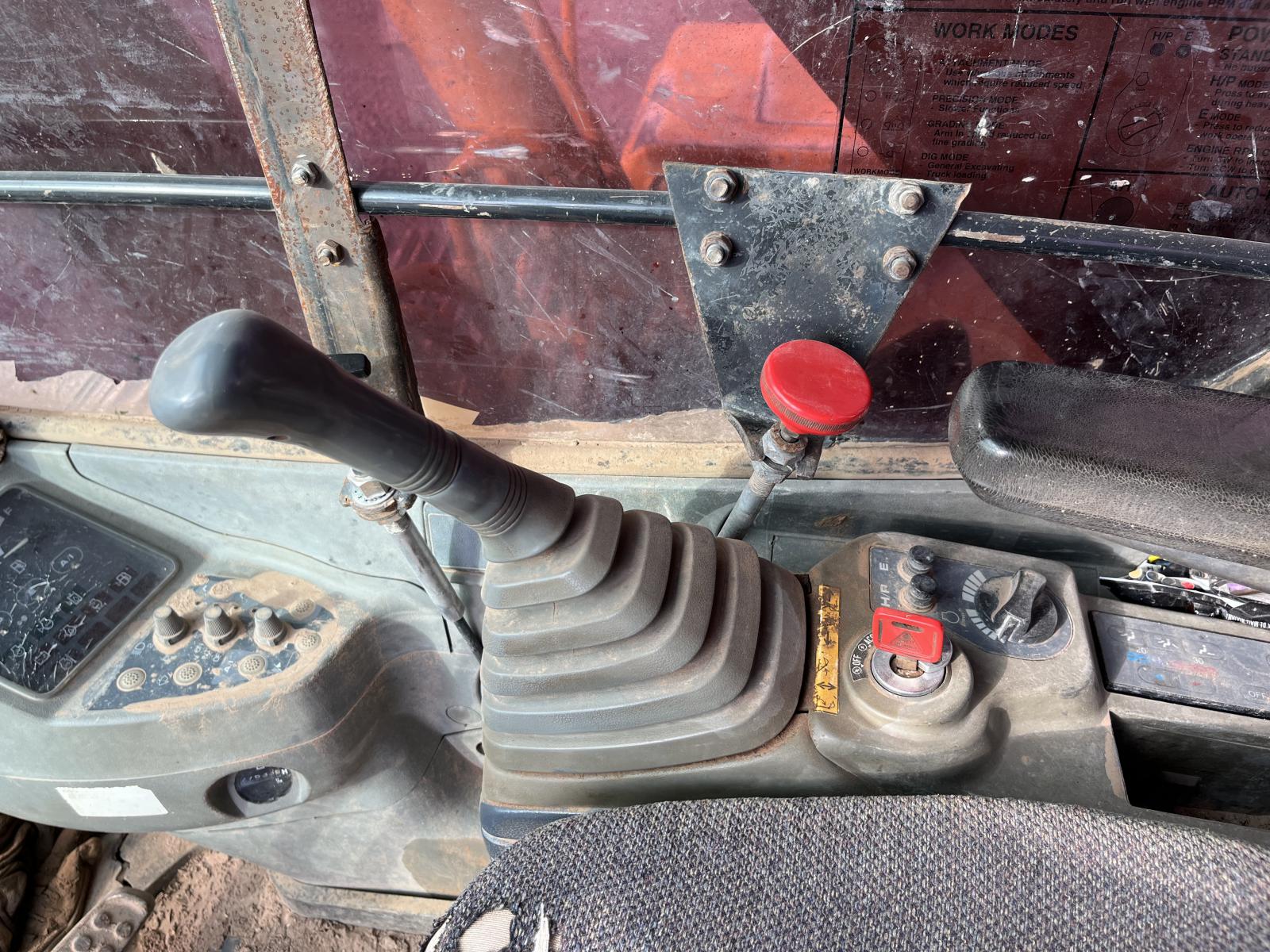 ./imagenes/INVOICE/2019/17921/JOHN DEERE 200LC (14).JPG